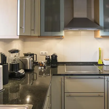 Victoria Boulevard *